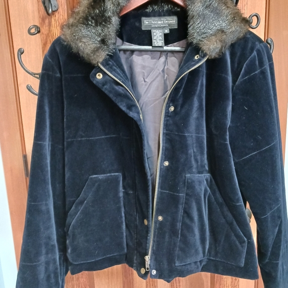 Velvet crop jacket with faux fur collar - Picture 3 of 4